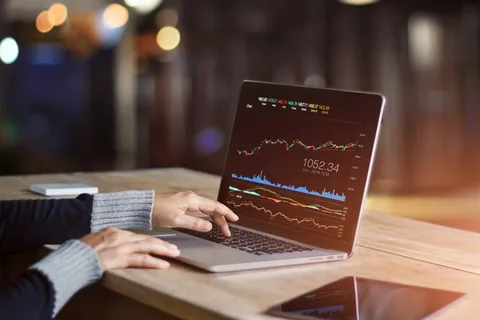 تأثير تقارير البطالة على سوق الفوركس: هل يعني ارتفاع معدل البطالة انخفاض قيمة العملة؟