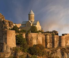 اخترأفضل فندق لإقامة مثالية في تبليسي واستمتع بجمال المدينة