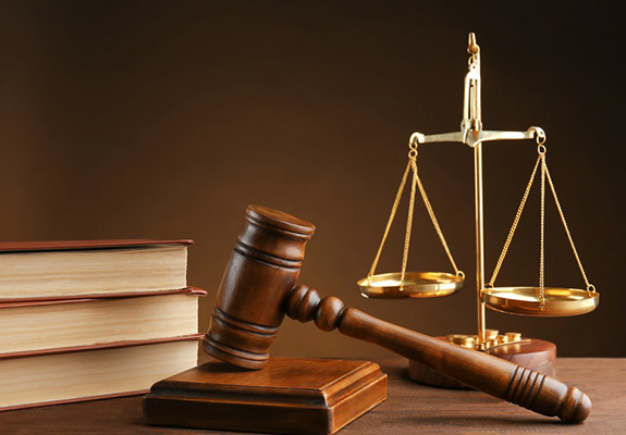 أهمية الاستعانة بخدمات مكاتب المحاماة في حل النزاعات القانونية