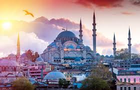 استكشاف المدن التركية الساحرة: تجربة المسافرون العرب