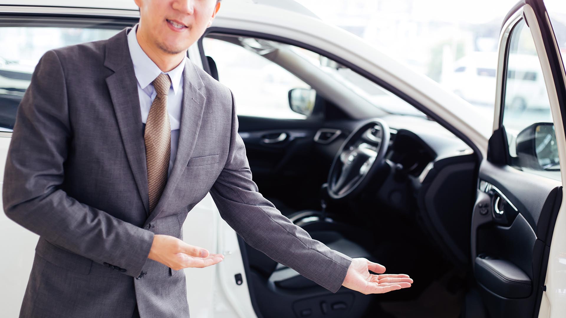 استأجار سائق خاص في ميلانو: الحل الأمثل للتجول براحة وسهولة