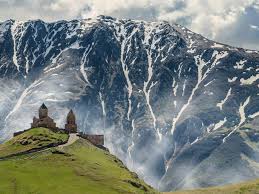 استمتع بالأدرينالين والإثارة في جبال القوقاز