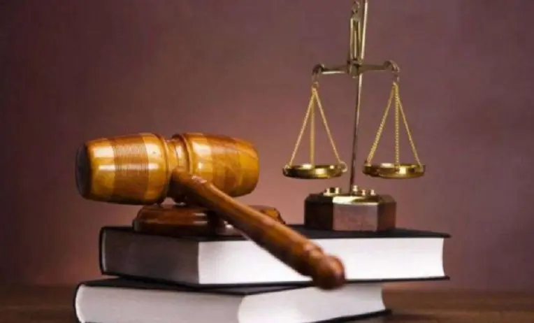 كيفية اختيار محامٍ محترف لتمثيل القضايا القانونية
