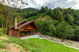 قضِ أجمل اللحظات في إندونيسيا مع أفضل العروض السياحية